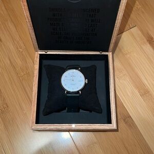 SHINOLA
THE CANFIELD